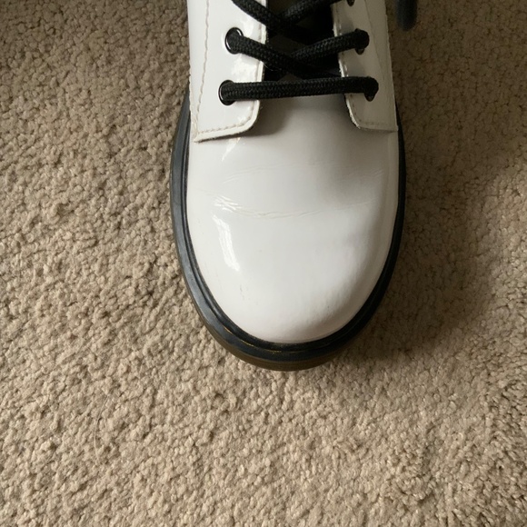 White Patent Kid’s Doc Marten’s, size 3, model 1460 J - Picture 3 of 6